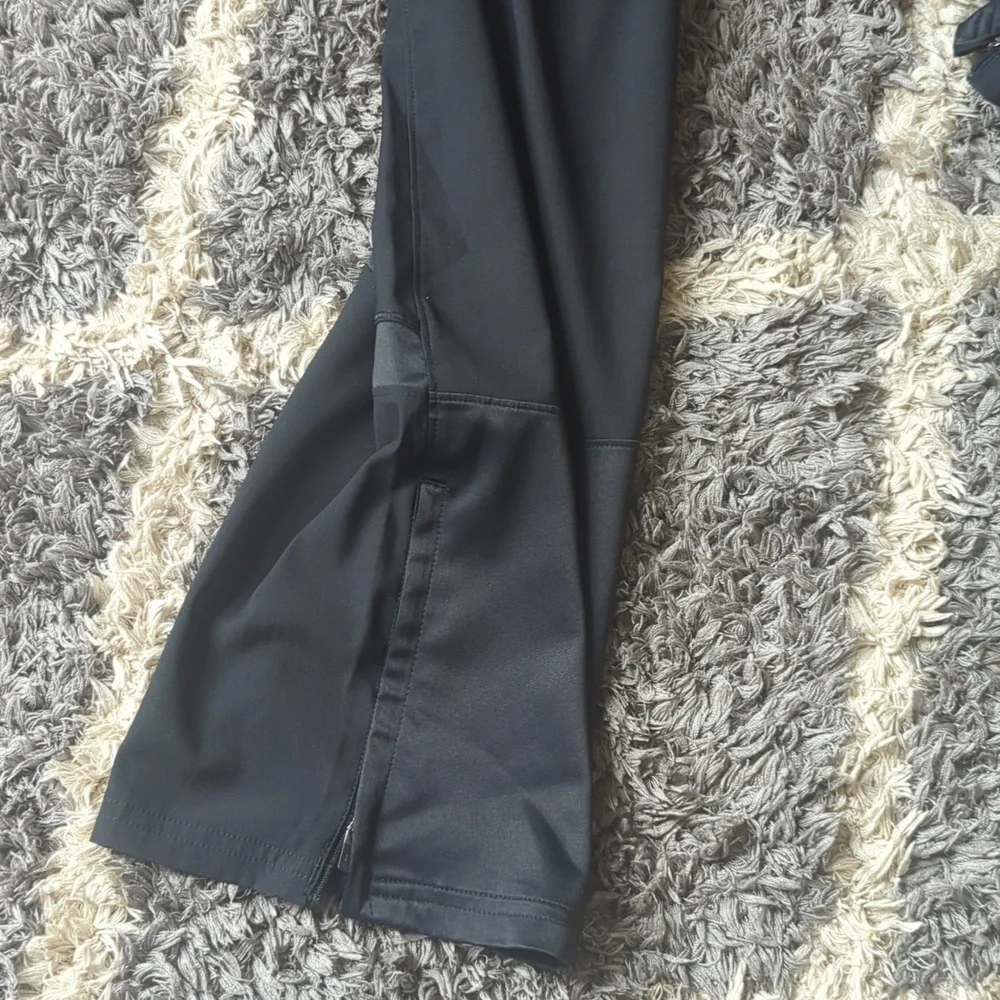 Under Armour Black Athletic Sweat Pants Youth Size XL